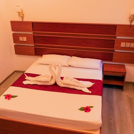Feridhoo Inn Buitenkant foto