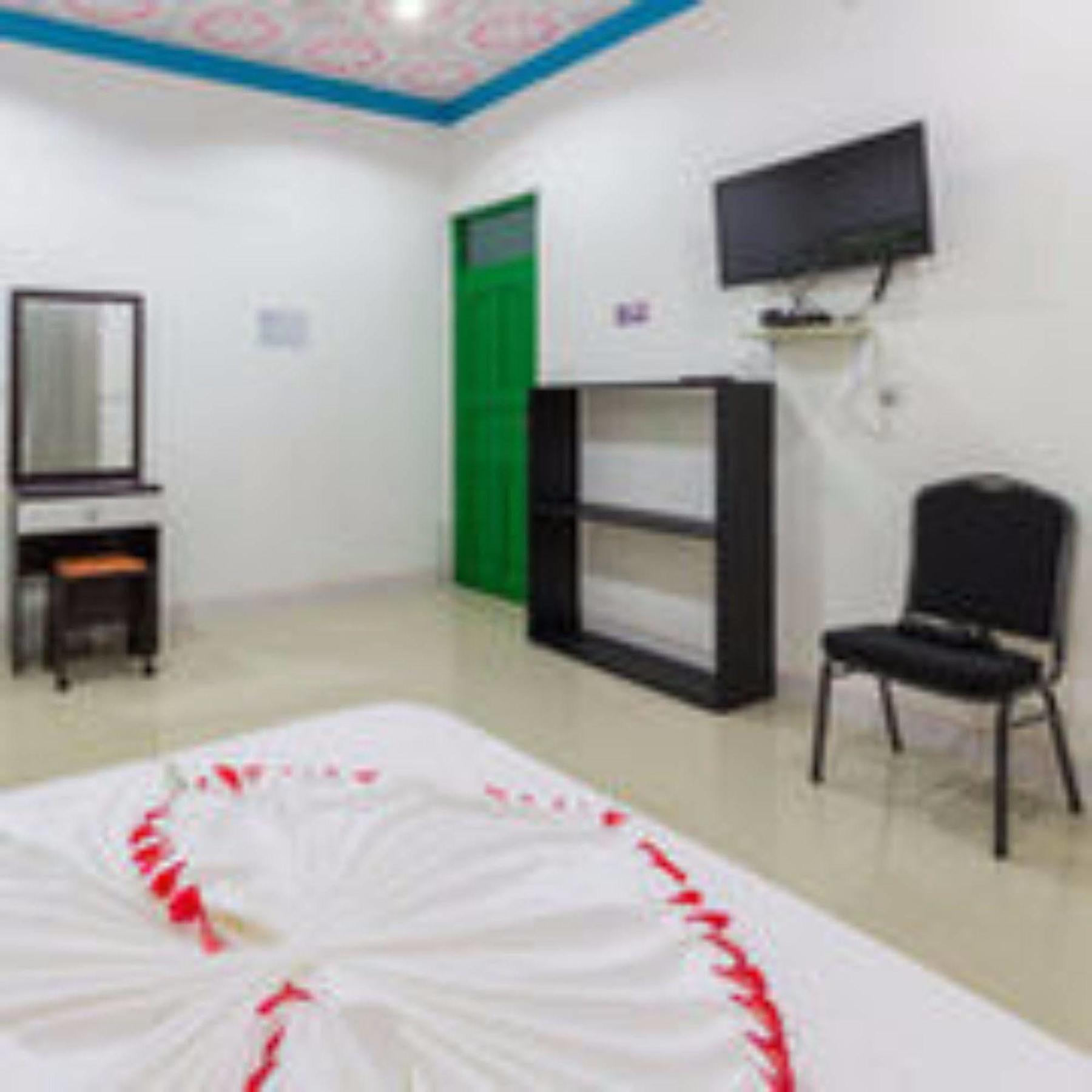 Feridhoo Inn Buitenkant foto